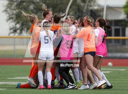 Thumbnail 3 in Wakeland vs. Reedy (UIL 5A Regional Final Playoff) photogallery.