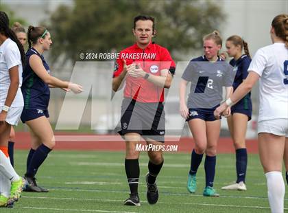 Thumbnail 2 in Wakeland vs. Reedy (UIL 5A Regional Final Playoff) photogallery.