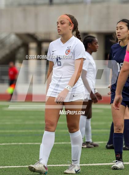 Thumbnail 3 in Wakeland vs. Reedy (UIL 5A Regional Final Playoff) photogallery.