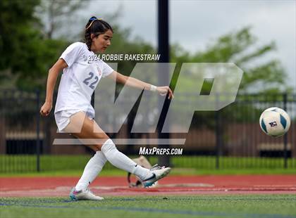 Thumbnail 3 in Wakeland vs. Reedy (UIL 5A Regional Final Playoff) photogallery.