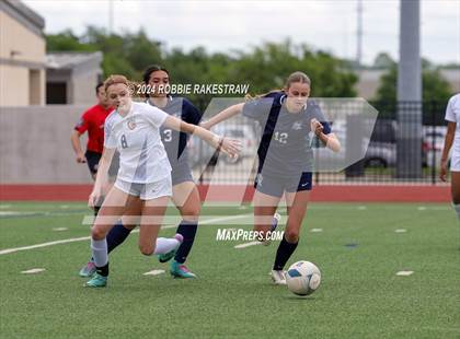 Thumbnail 1 in Wakeland vs. Reedy (UIL 5A Regional Final Playoff) photogallery.