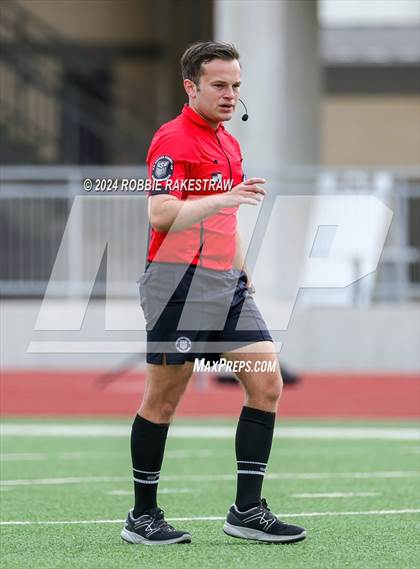 Thumbnail 2 in Wakeland vs. Reedy (UIL 5A Regional Final Playoff) photogallery.