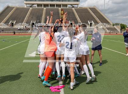 Thumbnail 1 in Wakeland vs. Reedy (UIL 5A Regional Final Playoff) photogallery.