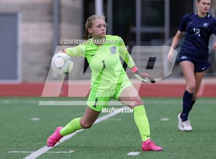 Thumbnail 2 in Wakeland vs. Reedy (UIL 5A Regional Final Playoff) photogallery.