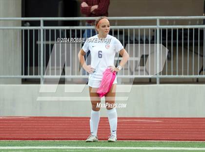 Thumbnail 1 in Wakeland vs. Reedy (UIL 5A Regional Final Playoff) photogallery.