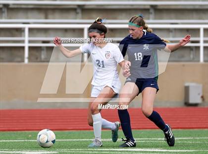 Thumbnail 2 in Wakeland vs. Reedy (UIL 5A Regional Final Playoff) photogallery.