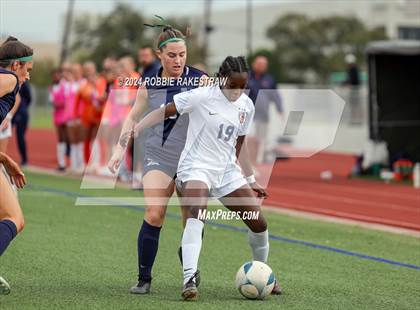 Thumbnail 1 in Wakeland vs. Reedy (UIL 5A Regional Final Playoff) photogallery.