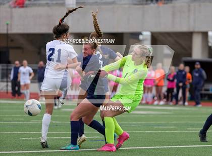 Thumbnail 1 in Wakeland vs. Reedy (UIL 5A Regional Final Playoff) photogallery.