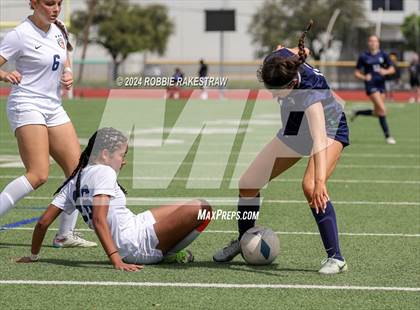 Thumbnail 2 in Wakeland vs. Reedy (UIL 5A Regional Final Playoff) photogallery.