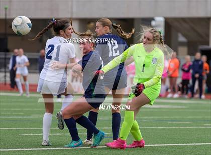 Thumbnail 2 in Wakeland vs. Reedy (UIL 5A Regional Final Playoff) photogallery.