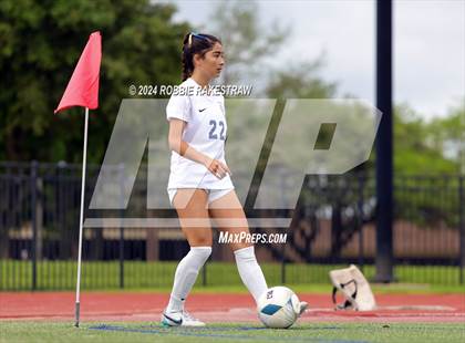Thumbnail 1 in Wakeland vs. Reedy (UIL 5A Regional Final Playoff) photogallery.