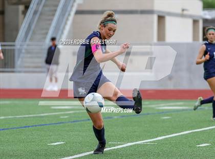 Thumbnail 3 in Wakeland vs. Reedy (UIL 5A Regional Final Playoff) photogallery.