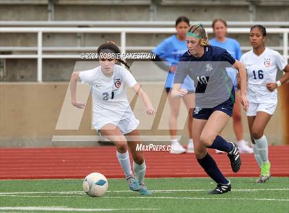 Thumbnail 1 in Wakeland vs. Reedy (UIL 5A Regional Final Playoff) photogallery.