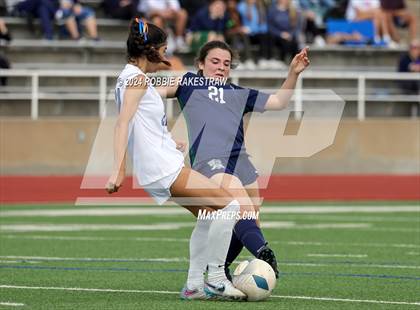 Thumbnail 3 in Wakeland vs. Reedy (UIL 5A Regional Final Playoff) photogallery.