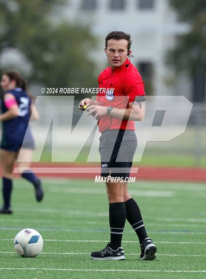 Thumbnail 2 in Wakeland vs. Reedy (UIL 5A Regional Final Playoff) photogallery.