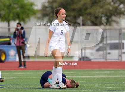 Thumbnail 3 in Wakeland vs. Reedy (UIL 5A Regional Final Playoff) photogallery.