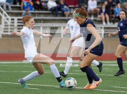 Thumbnail 3 in Wakeland vs. Reedy (UIL 5A Regional Final Playoff) photogallery.