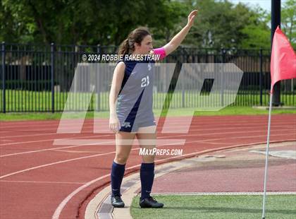 Thumbnail 2 in Wakeland vs. Reedy (UIL 5A Regional Final Playoff) photogallery.