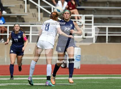 Thumbnail 3 in Wakeland vs. Reedy (UIL 5A Regional Final Playoff) photogallery.