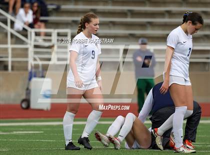 Thumbnail 2 in Wakeland vs. Reedy (UIL 5A Regional Final Playoff) photogallery.
