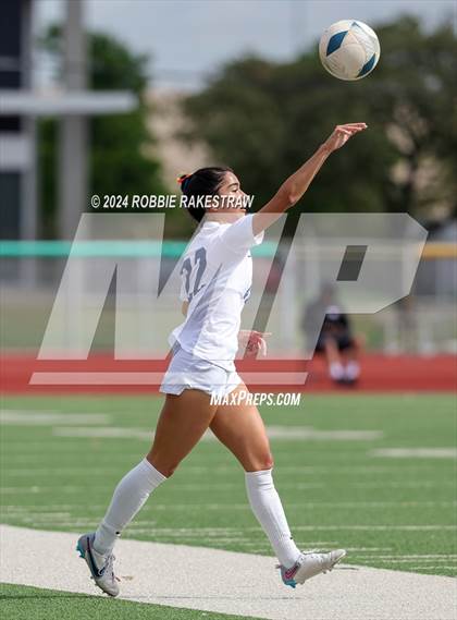 Thumbnail 1 in Wakeland vs. Reedy (UIL 5A Regional Final Playoff) photogallery.