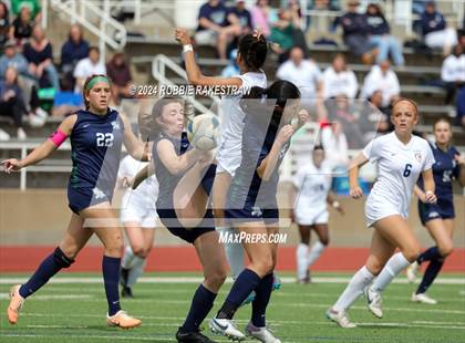 Thumbnail 3 in Wakeland vs. Reedy (UIL 5A Regional Final Playoff) photogallery.