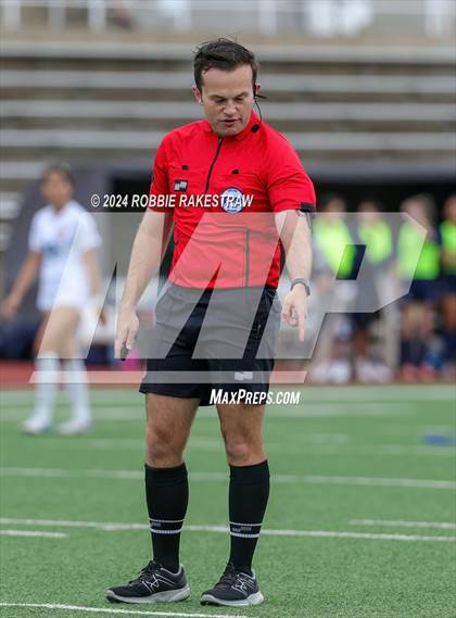 Thumbnail 1 in Wakeland vs. Reedy (UIL 5A Regional Final Playoff) photogallery.