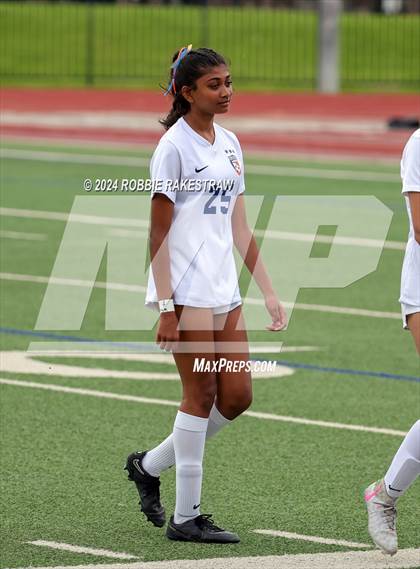 Thumbnail 3 in Wakeland vs. Reedy (UIL 5A Regional Final Playoff) photogallery.