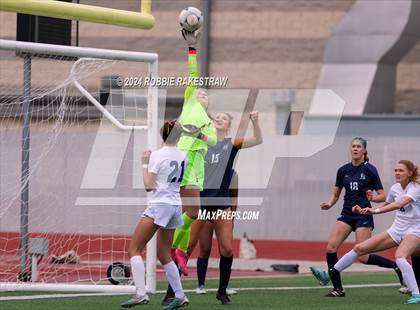 Thumbnail 2 in Wakeland vs. Reedy (UIL 5A Regional Final Playoff) photogallery.