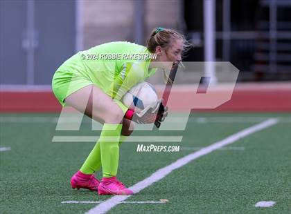 Thumbnail 1 in Wakeland vs. Reedy (UIL 5A Regional Final Playoff) photogallery.