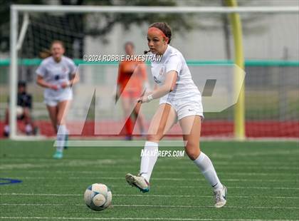 Thumbnail 1 in Wakeland vs. Reedy (UIL 5A Regional Final Playoff) photogallery.