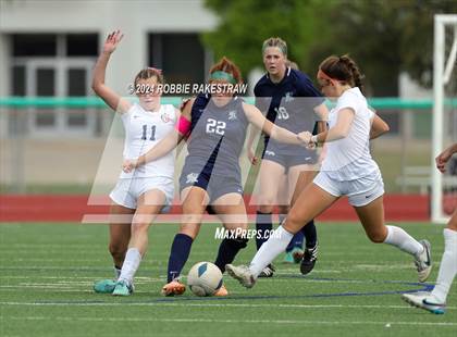 Thumbnail 3 in Wakeland vs. Reedy (UIL 5A Regional Final Playoff) photogallery.