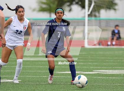 Thumbnail 2 in Wakeland vs. Reedy (UIL 5A Regional Final Playoff) photogallery.