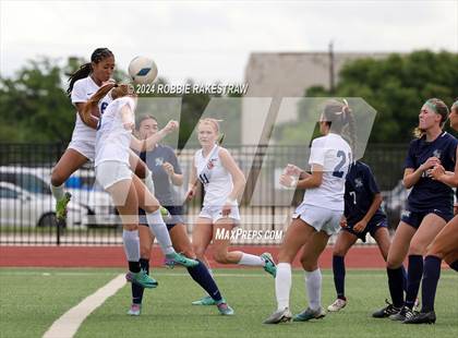 Thumbnail 1 in Wakeland vs. Reedy (UIL 5A Regional Final Playoff) photogallery.