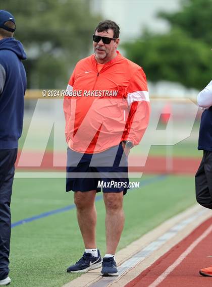 Thumbnail 3 in Wakeland vs. Reedy (UIL 5A Regional Final Playoff) photogallery.