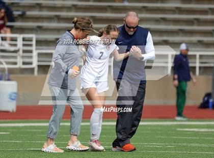 Thumbnail 2 in Wakeland vs. Reedy (UIL 5A Regional Final Playoff) photogallery.