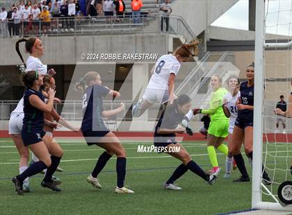 Thumbnail 2 in Wakeland vs. Reedy (UIL 5A Regional Final Playoff) photogallery.
