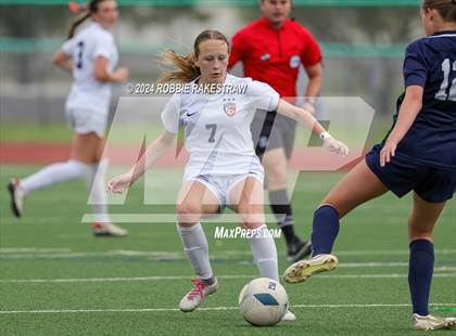 Thumbnail 1 in Wakeland vs. Reedy (UIL 5A Regional Final Playoff) photogallery.