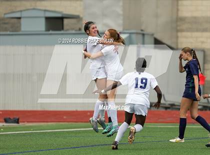 Thumbnail 1 in Wakeland vs. Reedy (UIL 5A Regional Final Playoff) photogallery.