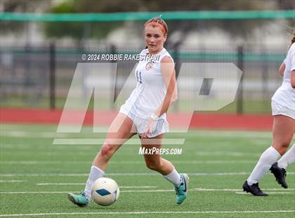Thumbnail 1 in Wakeland vs. Reedy (UIL 5A Regional Final Playoff) photogallery.