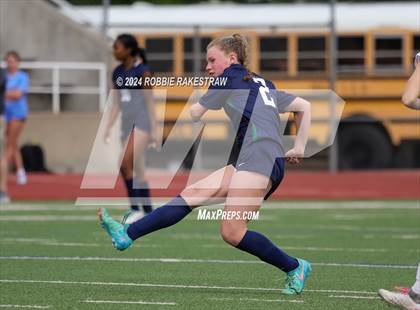 Thumbnail 2 in Wakeland vs. Reedy (UIL 5A Regional Final Playoff) photogallery.