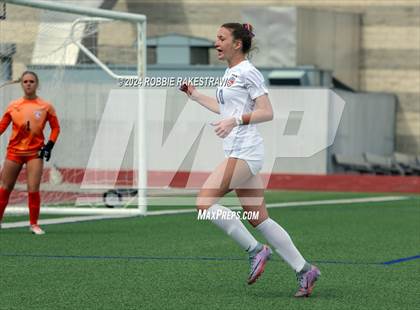Thumbnail 1 in Wakeland vs. Reedy (UIL 5A Regional Final Playoff) photogallery.