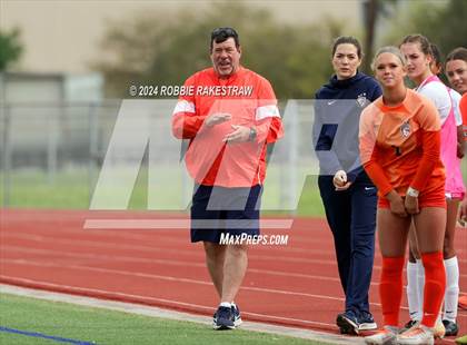 Thumbnail 2 in Wakeland vs. Reedy (UIL 5A Regional Final Playoff) photogallery.