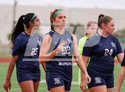 Thumbnail 1 in Wakeland vs. Reedy (UIL 5A Regional Final Playoff) photogallery.