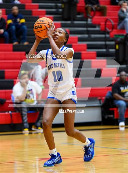Thumbnail 2 in South Iredell vs Mooresville (North Iredell Holiday Classic) photogallery.
