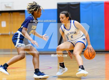 Thumbnail 2 in South Iredell vs Mooresville (North Iredell Holiday Classic) photogallery.