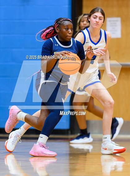 Thumbnail 1 in South Iredell vs Mooresville (North Iredell Holiday Classic) photogallery.