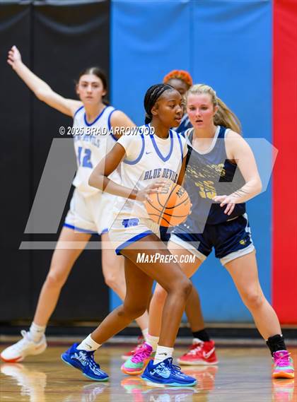 Thumbnail 2 in South Iredell vs Mooresville (North Iredell Holiday Classic) photogallery.
