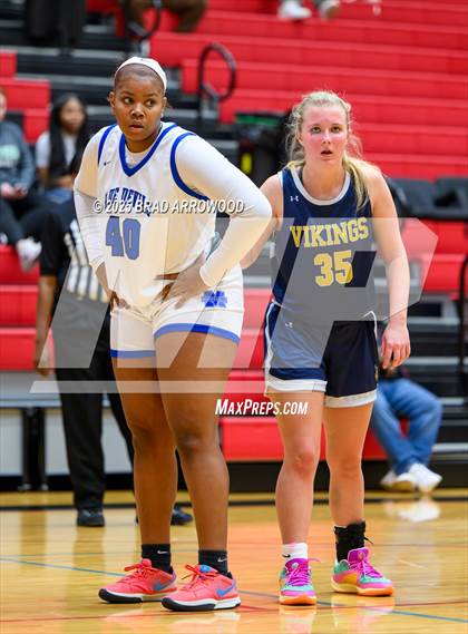 Thumbnail 2 in South Iredell vs Mooresville (North Iredell Holiday Classic) photogallery.