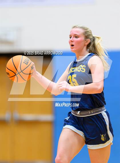 Thumbnail 3 in South Iredell vs Mooresville (North Iredell Holiday Classic) photogallery.